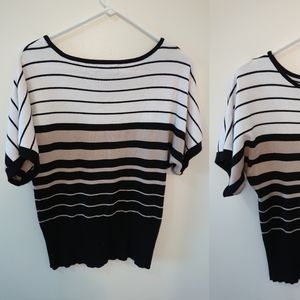 Short sleeve sweater